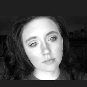 Meet your Posher, Abbey